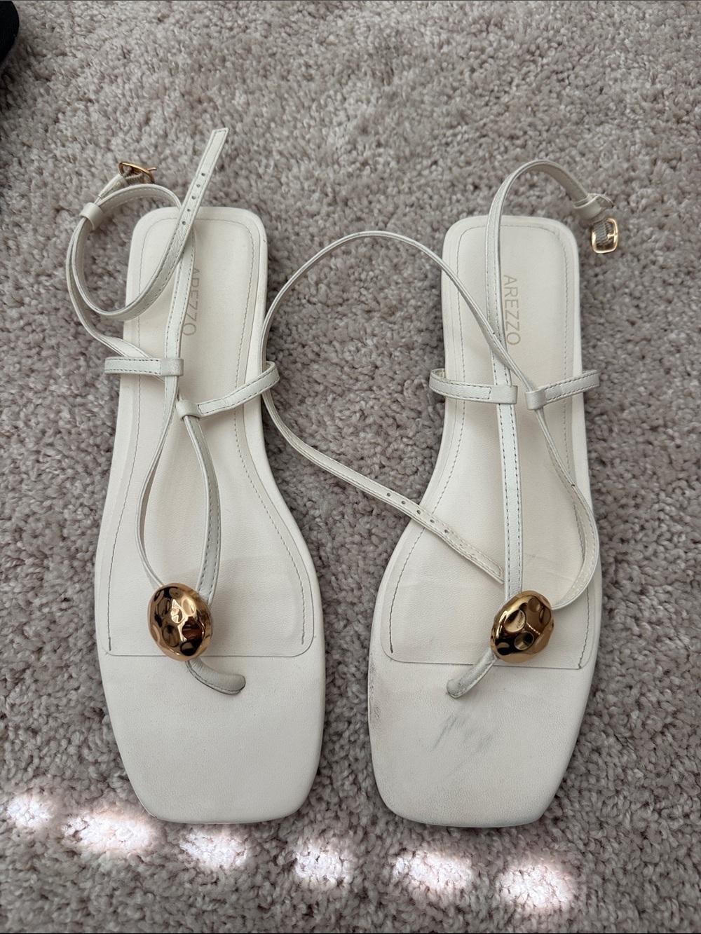 Arezzo White Leather Toe-Ring Sandals with Gold Accent